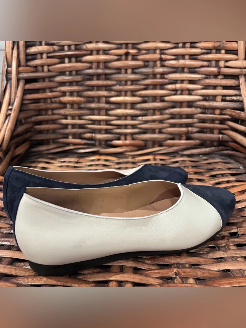 Anthropology All Black -Two-Tone Women’s Flats - Navy and Cream. Size 6.5/37